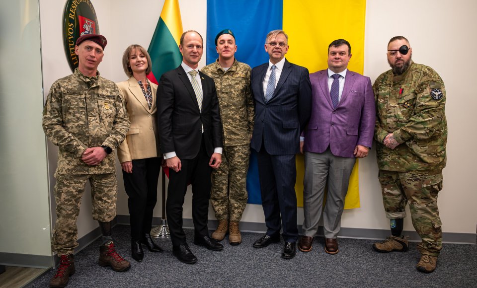 Paramos vakare Ukrainai konsulate Niujorke aukotos lėšos Ukrainos vaikams ir karių reabilitacijai